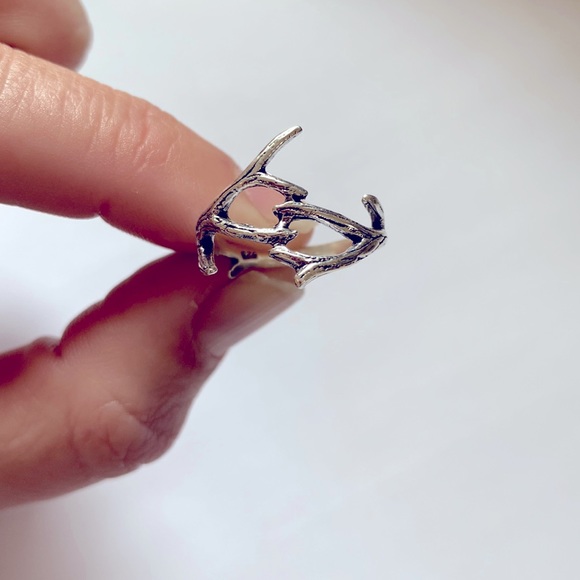 NWOT .925 silver ring - Picture 2 of 5